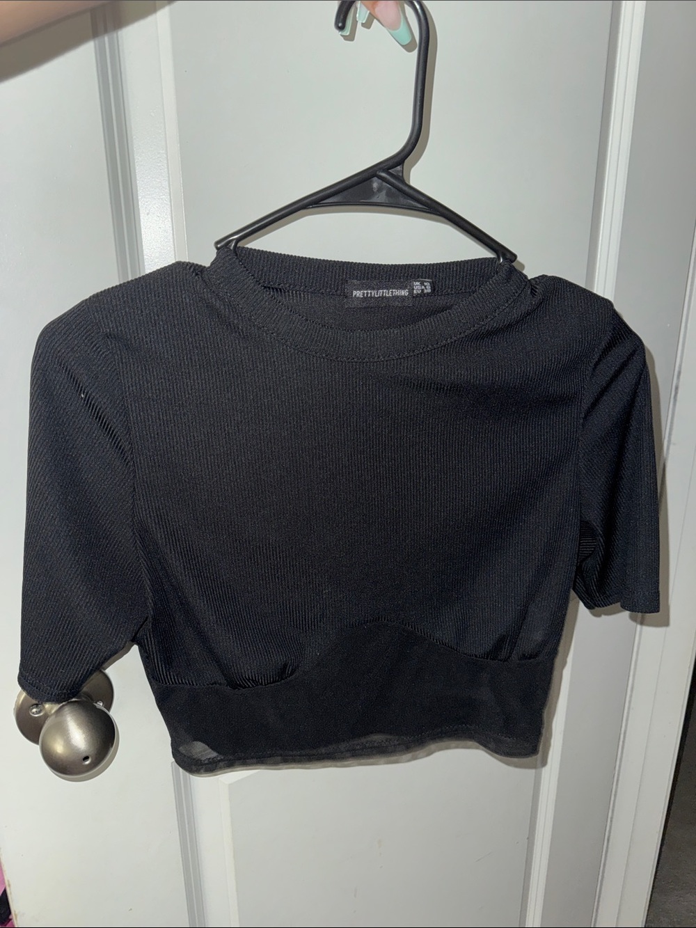 PrettyLittleThing Black Ribbed Short Sleeve Cropped Top